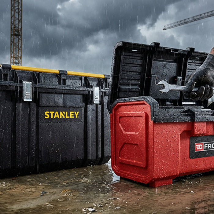 Chantier sous la pluie : Comment sauver vos outils en un temps record ?