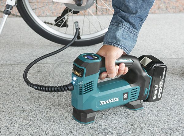 Gonfleur / compresseur à batterie 18V Makita (Produit seul) DMP181Z