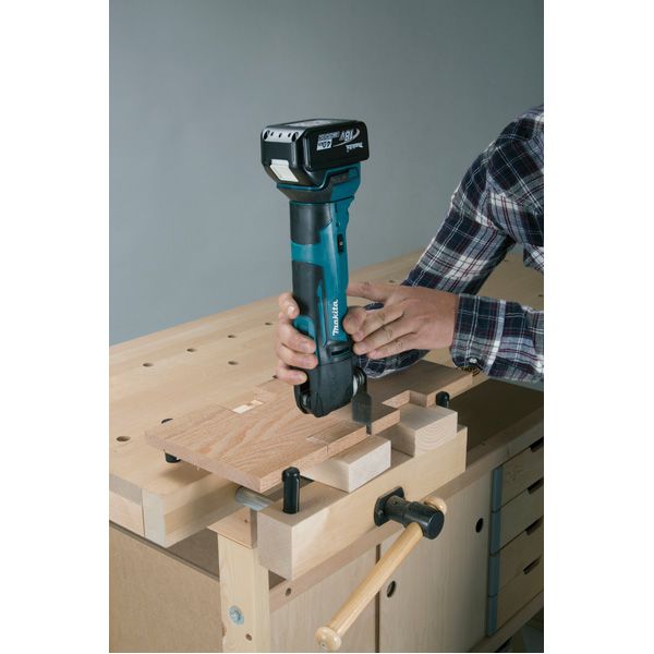 Découpeur-ponceur multifonctions 18 V Li-ion (Produit seul) DTM51ZJ Makita