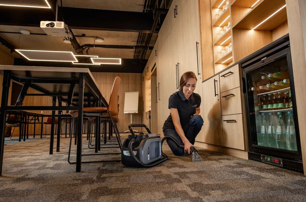 Appareil d'injection-extraction à batterie Puzzi 2/1 BP Karcher 9.568-938.0 (1 chargeur rapide + 1 batterie 36V/6 Ah)