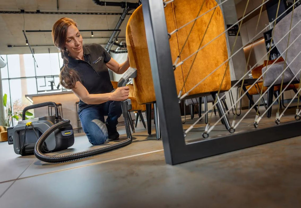 Appareil d'injection-extraction à batterie Puzzi 2/1 BP Karcher 9.568-938.0 (1 chargeur rapide + 1 batterie 36V/6 Ah)