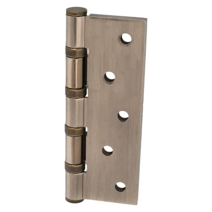 Charnière fixée en acier vieilli, sans tête, et avec bord carré. 6323