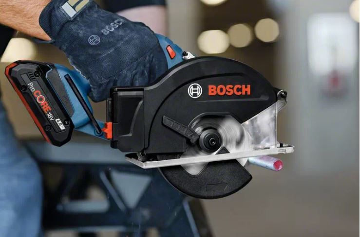 Scie circulaire métal 136mm GKM 18V-50 solo Carton - 06016B8000 Bosch