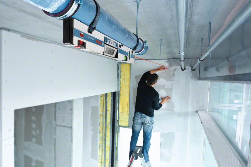 Niveau électronique avec pointeur laser GIM 60 L Bosch 601076900