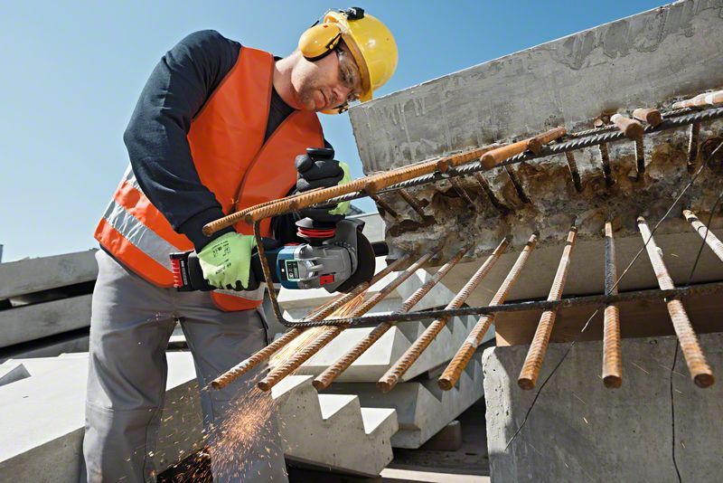 Meuleuse sans fil GWS 18V-10 SC solo Click & Go L-BOXX Bosch 06019G340B