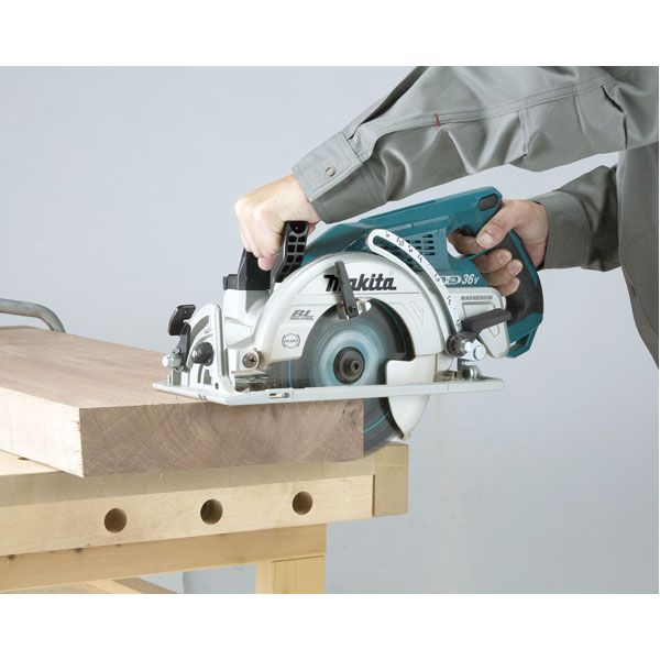 Scie circulaire 36 V  2 x 18 V Li-Ion  LXT ø 185 mm (Produit seul) Makita DRS780Z