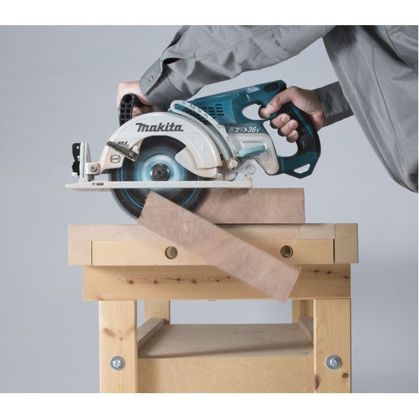 Scie circulaire 36 V  2 x 18 V Li-Ion  LXT ø 185 mm (Produit seul) Makita DRS780Z