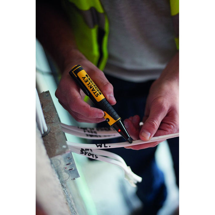 Testeur Tension Et Détecteur Métal  Fatmax  Stanley FMHT82567-0